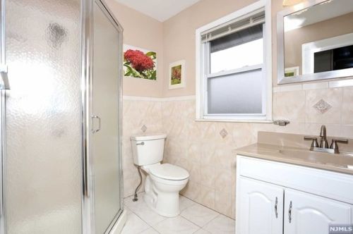 60 Garden St, Teaneck NJ  07666-5919 exterior