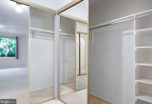 11723 Summerchase Cir, Herndon VA  20194-1137 exterior