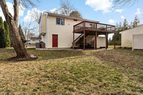 105 Nepaug Rd, South Kingstown RI  02882-2303 exterior