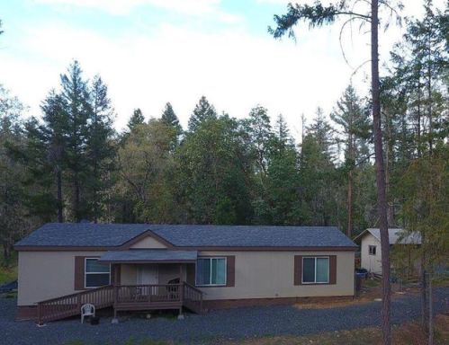 1081 Lake Shore Dr, Selma, OR 97538-9726