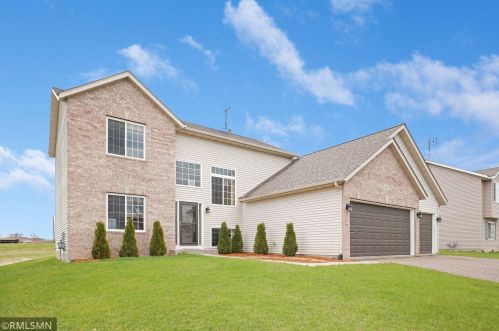 1517 Mallard Ave, Hammond, WI 54002-5566