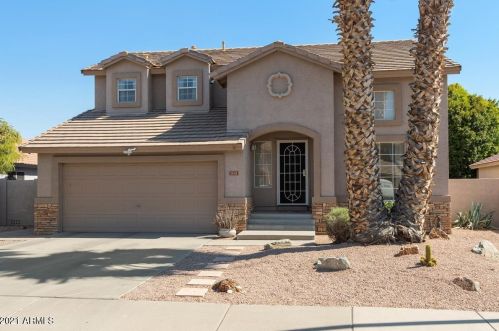 1441 Erie St, Chandler, AZ 85225-4844