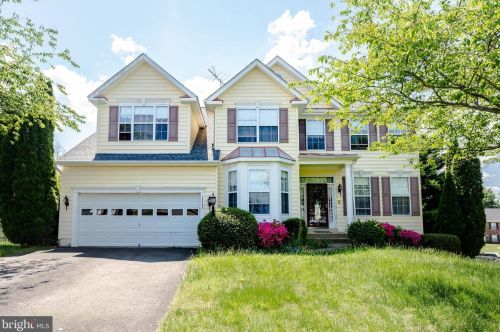 13283 Query Ln, Woodbridge, VA 22193-4573
