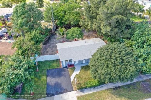 1485 1st Ct, Boynton Beach FL  33435-2609 exterior