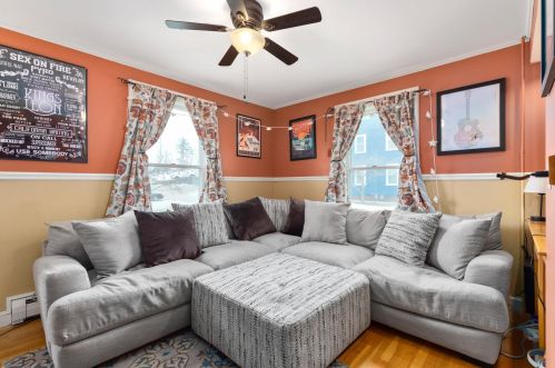 32 Pne St, Dover NH  03820-4202 exterior