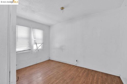 1521 9th St, Oakland CA  94607-1338 exterior