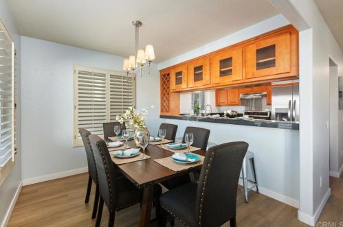 7442 Altiva Pl, Carlsbad CA 92009-6412 exterior