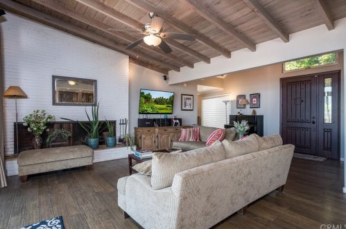 1050 Avocado Crst Rd, La Habra CA 90631-8108 exterior