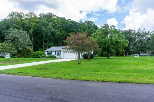 11110 Knotty Pine Dr, New Port Richey, FL 34654-1916