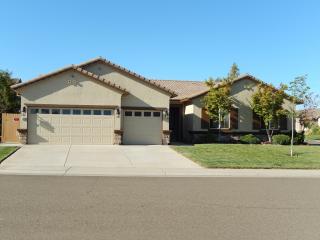 1059 Halton Ct, Galt, CA 95632-3164