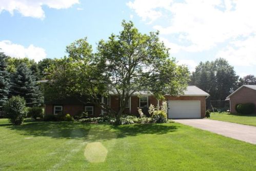 7626 Mudbrook St, Massillon, OH 44646-1100