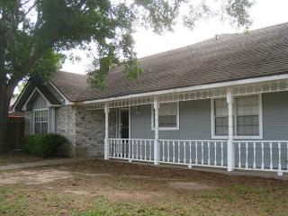 1701 Hazelwood St, Conroe TX  77301-6236 exterior