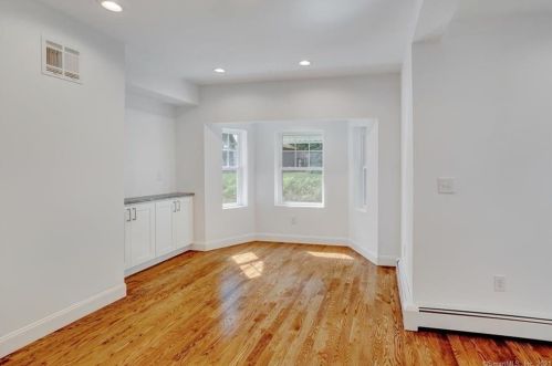 28 Crowley Ave, Milford CT  06461-2306 exterior