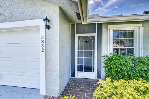 3852 Wendy Anne Cir, West Palm Beach, FL 33417-1043