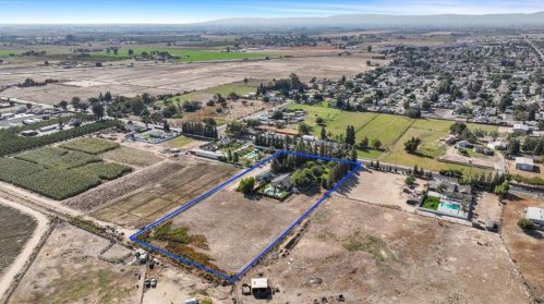 1812 Golf Rd, Turlock CA  95380-9746 exterior