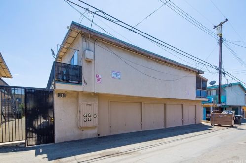 863 Vineyard Ave, Ontario CA  91764-3162 exterior