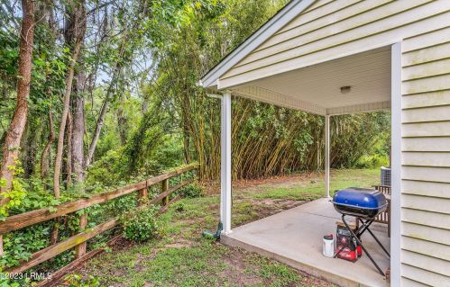 391 Dante Cir, Beaufort SC  29906-2407 exterior