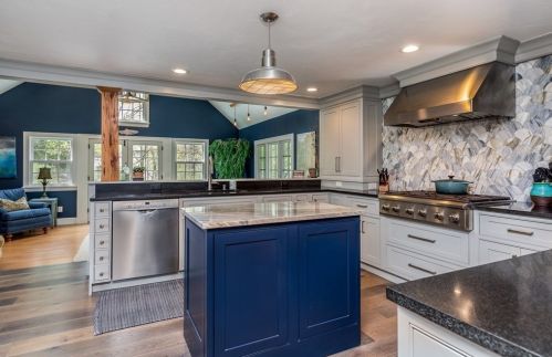 444 Essex St, Hamilton MA 01982-1511 exterior