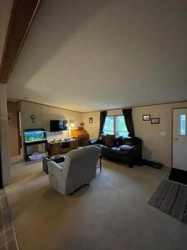 12352 Troy Center Rd, Centerville, PA 16404-5626