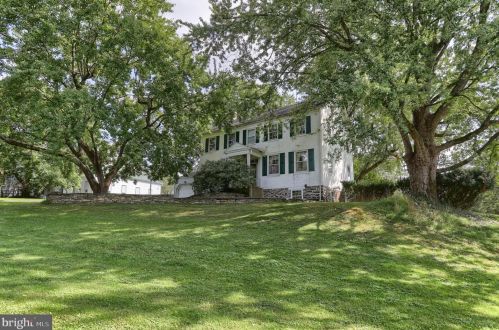 6411 Devonshire Hts Rd, Harrisburg PA 17111-4818 exterior