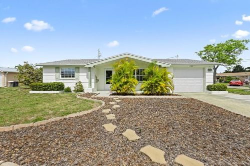 5719 Casino Dr, Tarpon Springs, FL 34690-6426