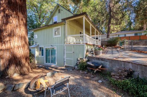 520 Ivy St, Grass Valley CA  95945-6126 exterior