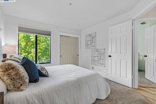 3308 Smoketree Commons Dr, Pleasanton CA  94566-7959 exterior