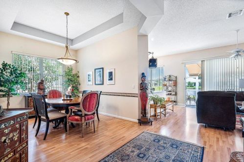 7919 Rockford Rd, Boynton Beach, FL 33472-2527