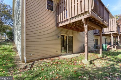 512 Woodthrush Ct, Harrisburg PA  17110-4024 exterior