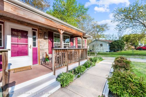 2 Tulip Ct, Jackson Twp, NJ 08527-1324