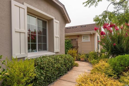 9449 Oak Trail Cir, Santa Rosa, CA 95409-6172