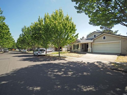 2114 Fairfax Pl, Santa Rosa, CA 95404-8034