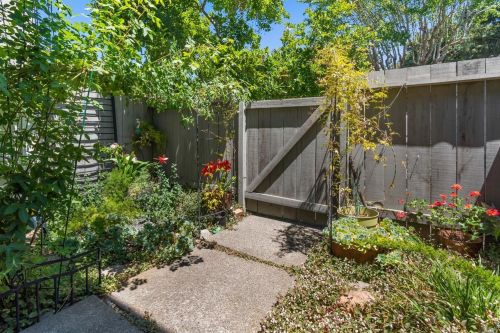 1468 Townview Ave, Santa Rosa CA  95405-7561 exterior