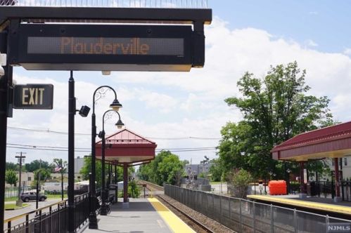 94 Maitland Pl, Outwater NJ  07026-1230 exterior