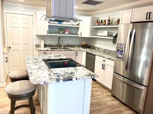 1011 4th Pl, Cape Coral FL  33990-1521 exterior