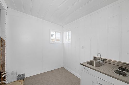 527 Mckinley Ave, Oxnard CA  93030-3661 exterior