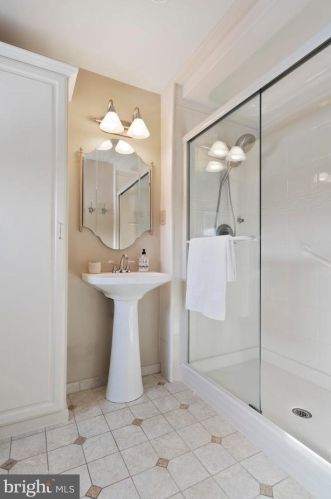 1162 Horseshoe Dr, Blue Bell PA  19422-1947 exterior