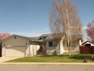 515 Spring Cir, Susanville, CA 96130-3110