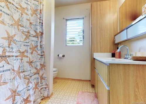 2570 Akepa St, Pearl City HI  96782-1072 exterior