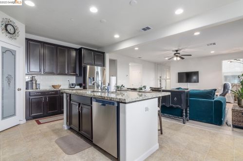 415 Sonnet Ct, Oakley CA  94561-5087 exterior