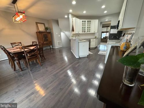 9283 Alvyn Lake Cir, Bristow VA  20136-6149 exterior