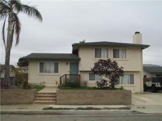 1528 Oak Ave, Lompoc, CA 93436-3711