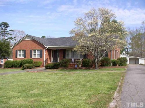 410 Rodwell St, Warrenton, NC 27589-1728