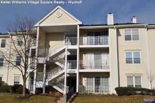 1169 Sycamore Ln, Mahwah NJ  07430-2363 exterior