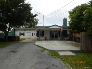 9 Fair Ave, Middletown, NY 10940-2405