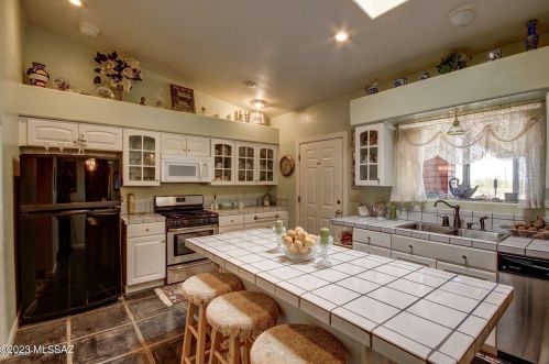 15555 Hermans Rd, Tucson, AZ 85735-2019
