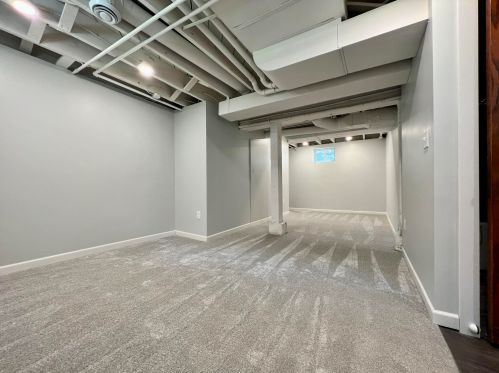 4532 Newhall St, Milwaukee WI 53211-1527 exterior