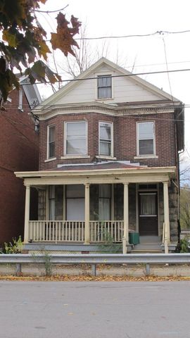 808 Washington St, Huntingdon PA  16652-1450 exterior