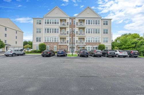 442 Saxton Ct, Central Islip, NY