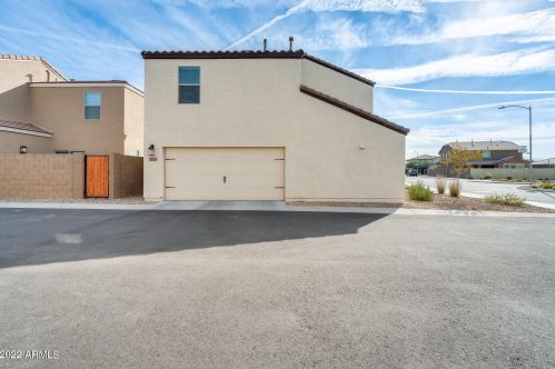 3929 79th Dr, Phoenix AZ  85043 exterior